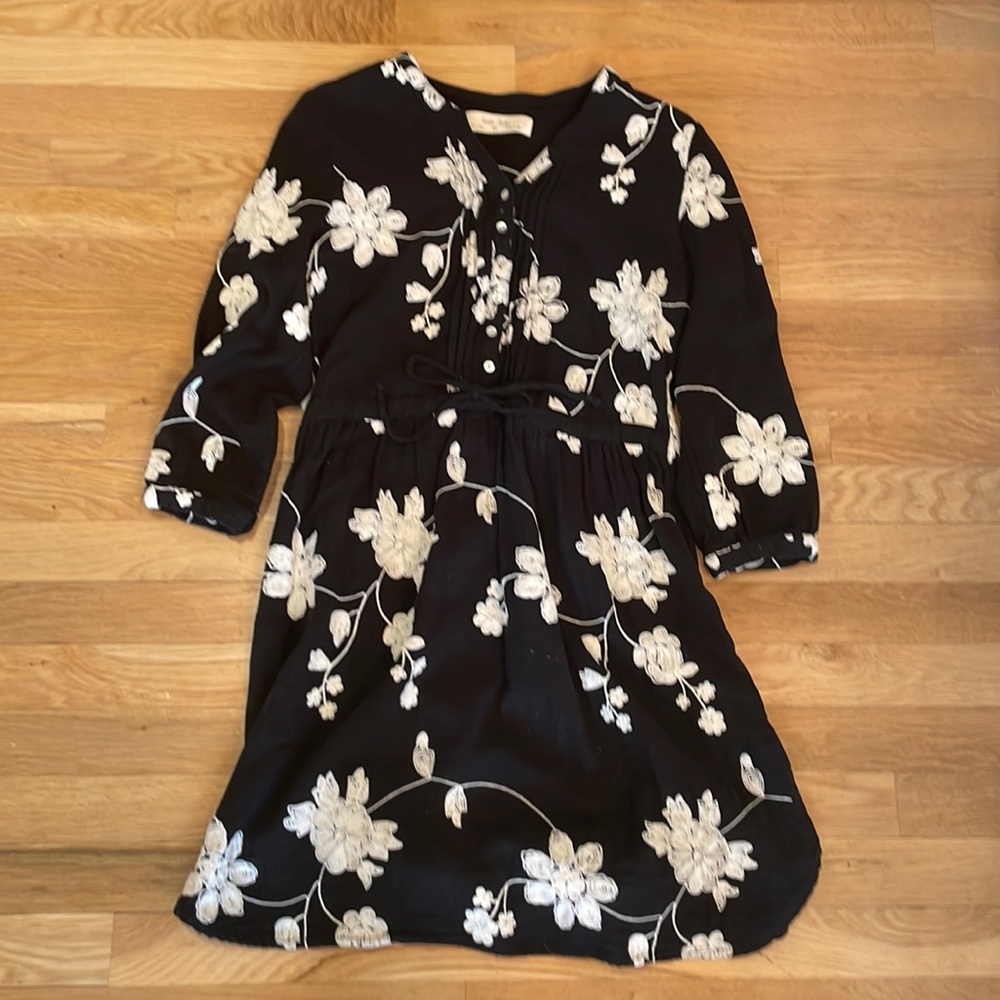 Anthropologie black and white embroidered dress size 4
